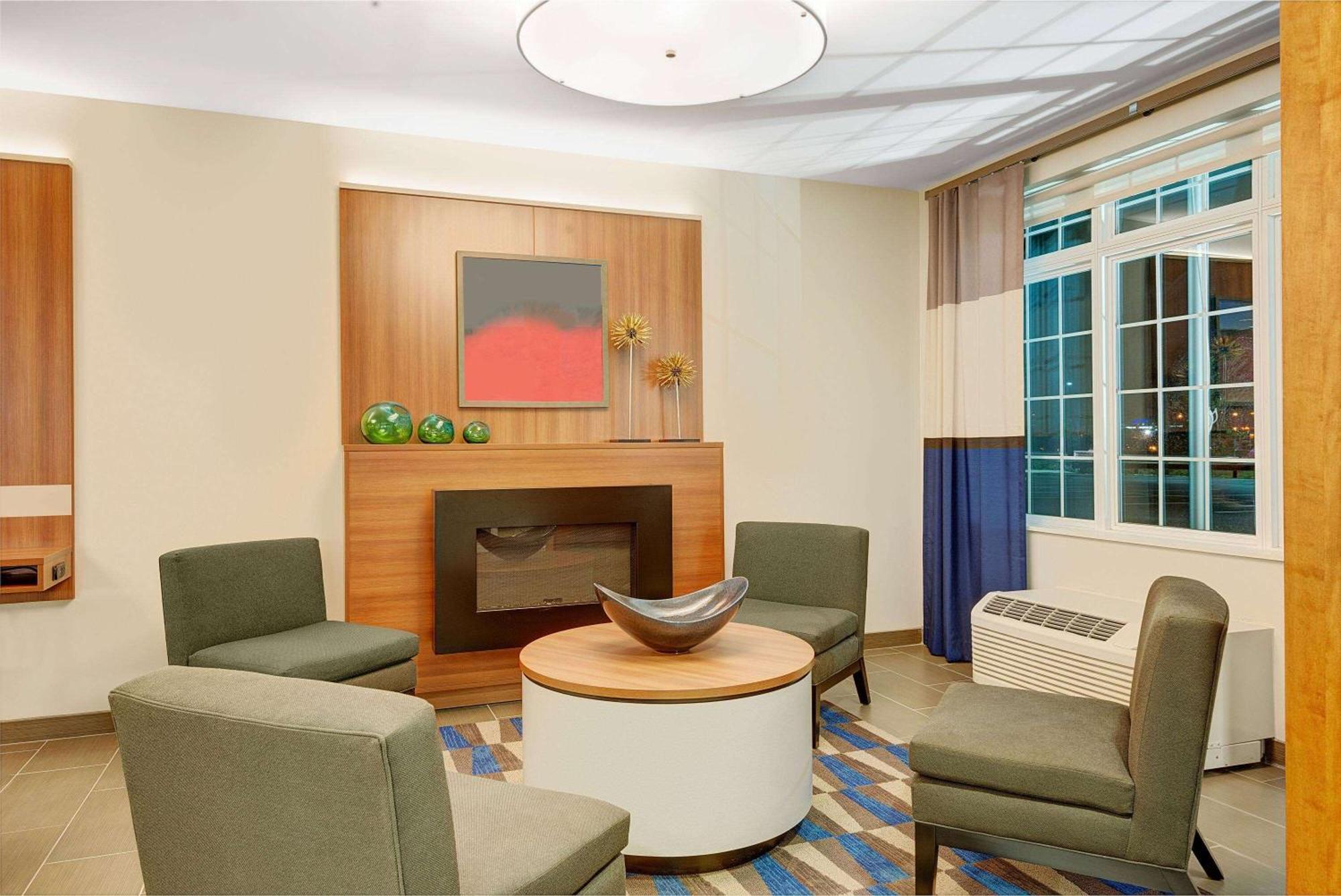 Microtel Inn & Suites By Wyndham Philadelphia Airport Ridley Park Buitenkant foto