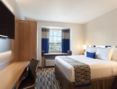 Microtel Inn & Suites By Wyndham Philadelphia Airport Ridley Park Buitenkant foto